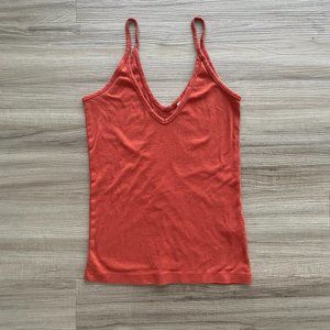 Kotn V-Neck Tank - In Rust size Medium
